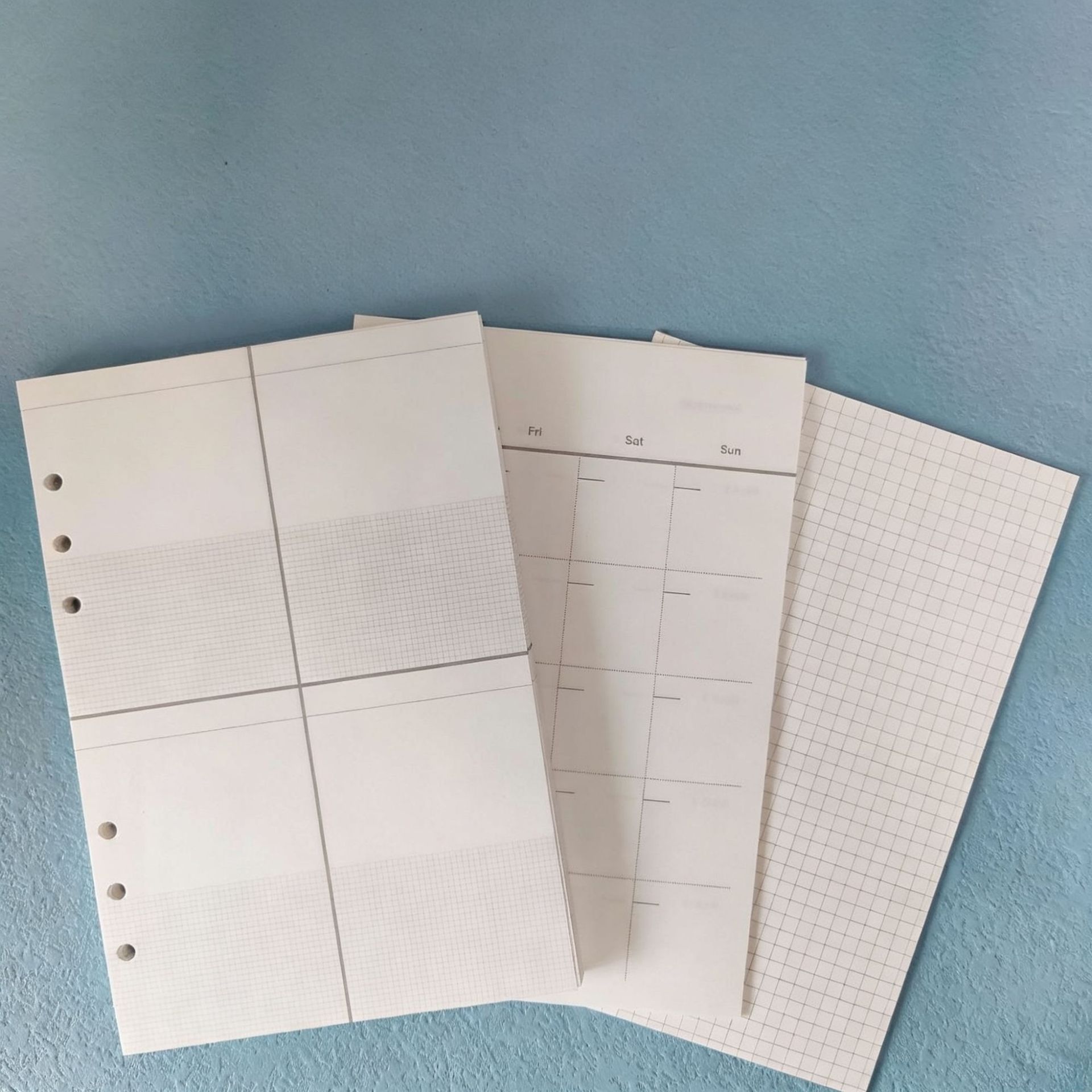 دفتر ملاحظات أسود أبيض مقاس A5 - مراجعة A5 Spiral Dotted Grid Notebook وسعره